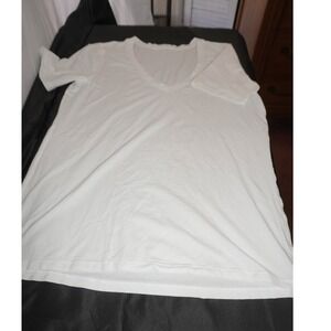 Lululemon‎ White V-Neck Short Sleeve Tee Shirt Logo Top